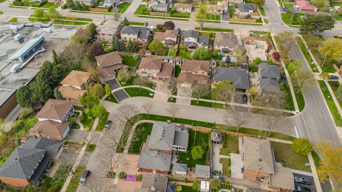 318, Slade, 1020 - WO West, Oakville