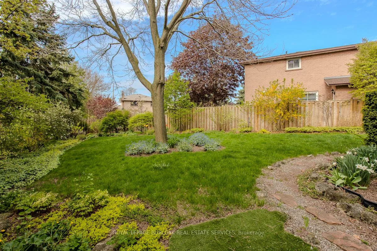 318, Slade, 1020 - WO West, Oakville