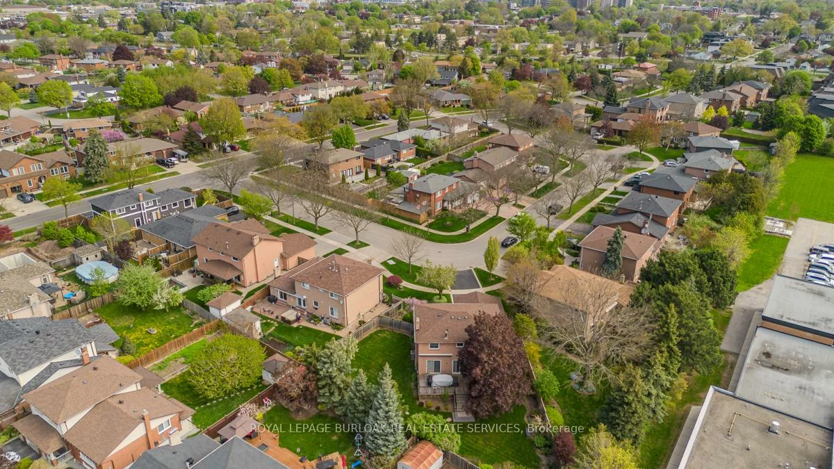 318, Slade, 1020 - WO West, Oakville