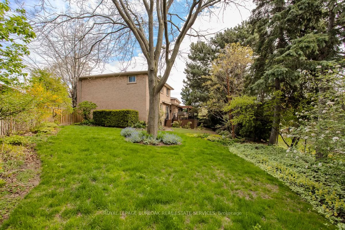 318, Slade, 1020 - WO West, Oakville