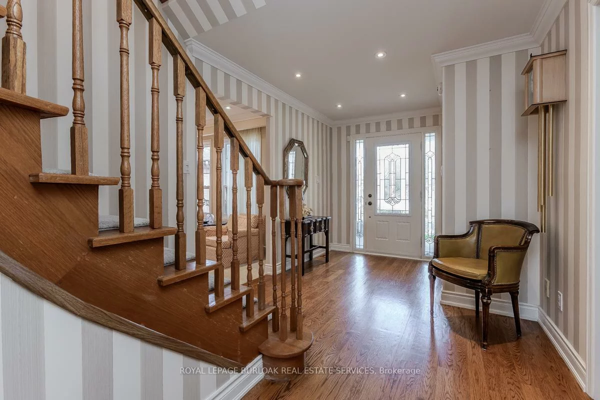 318, Slade, 1020 - WO West, Oakville