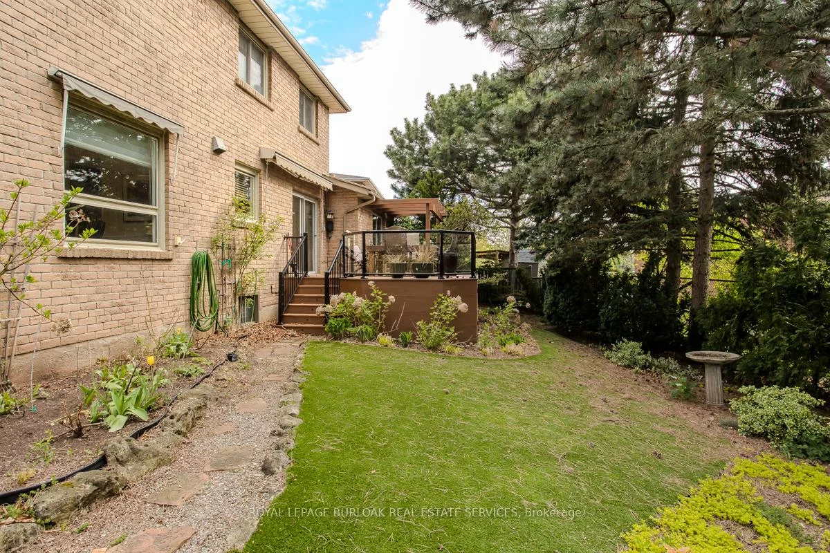 318, Slade, 1020 - WO West, Oakville
