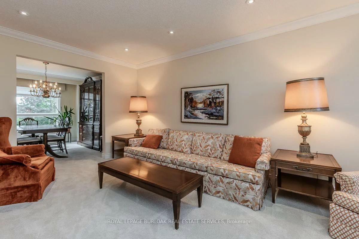 318, Slade, 1020 - WO West, Oakville