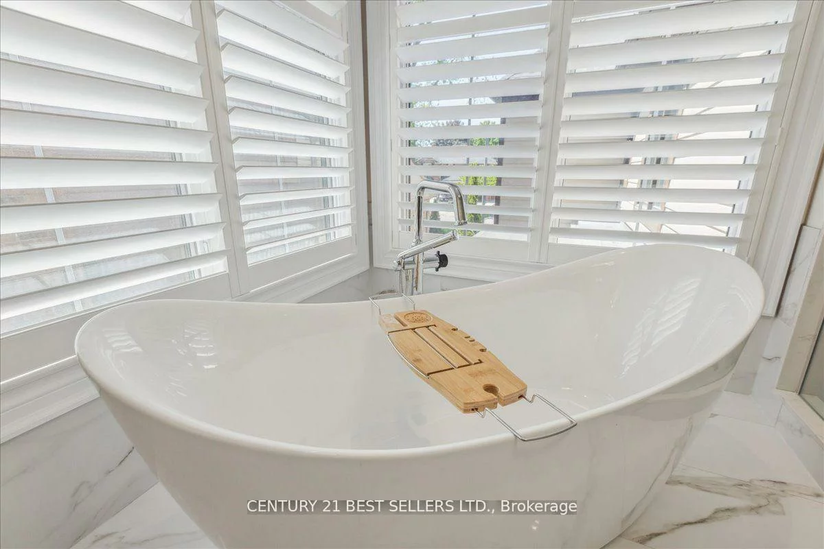 41, Cudmore, 1001 - BR Bronte, Oakville