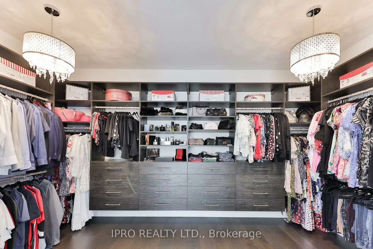 226, Mcwilliams, 1008 - GO Glenorchy, Oakville