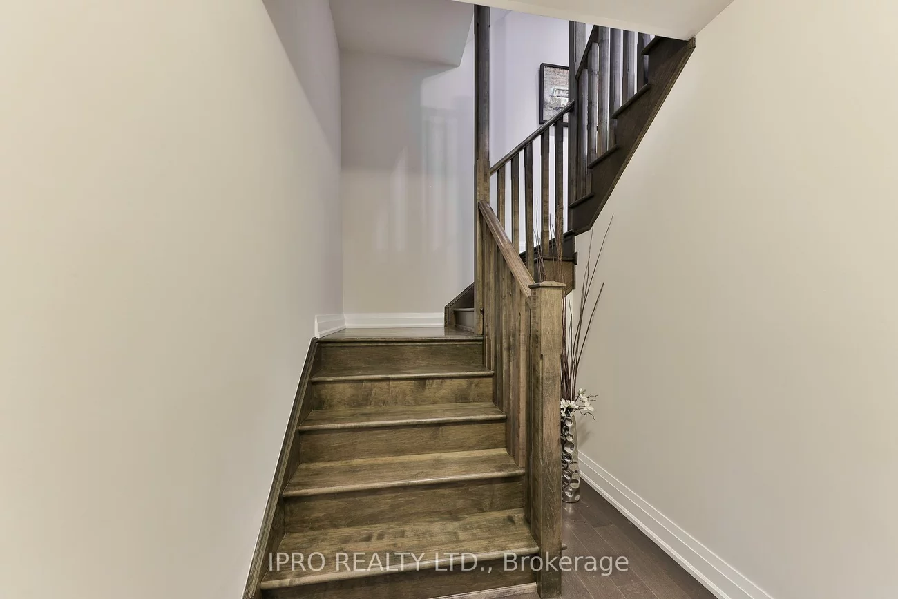 226, Mcwilliams, 1008 - GO Glenorchy, Oakville