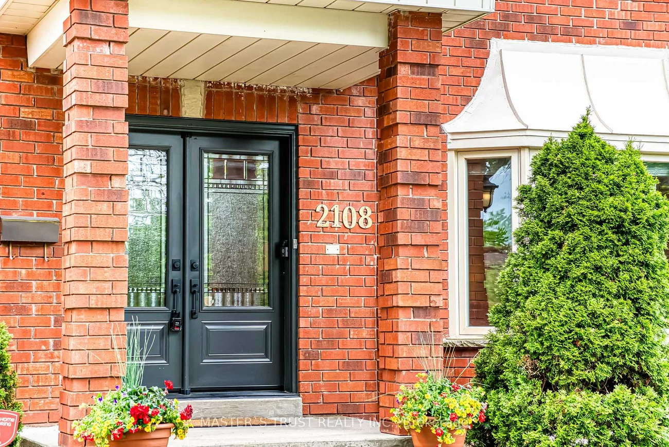 2108, Grenville, 1018 - WC Wedgewood Creek, Oakville