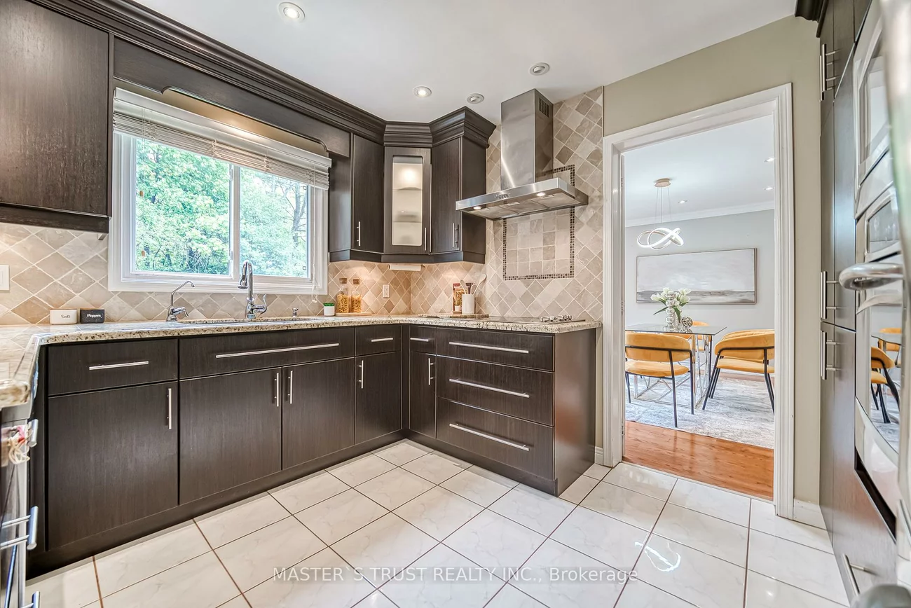 2108, Grenville, 1018 - WC Wedgewood Creek, Oakville