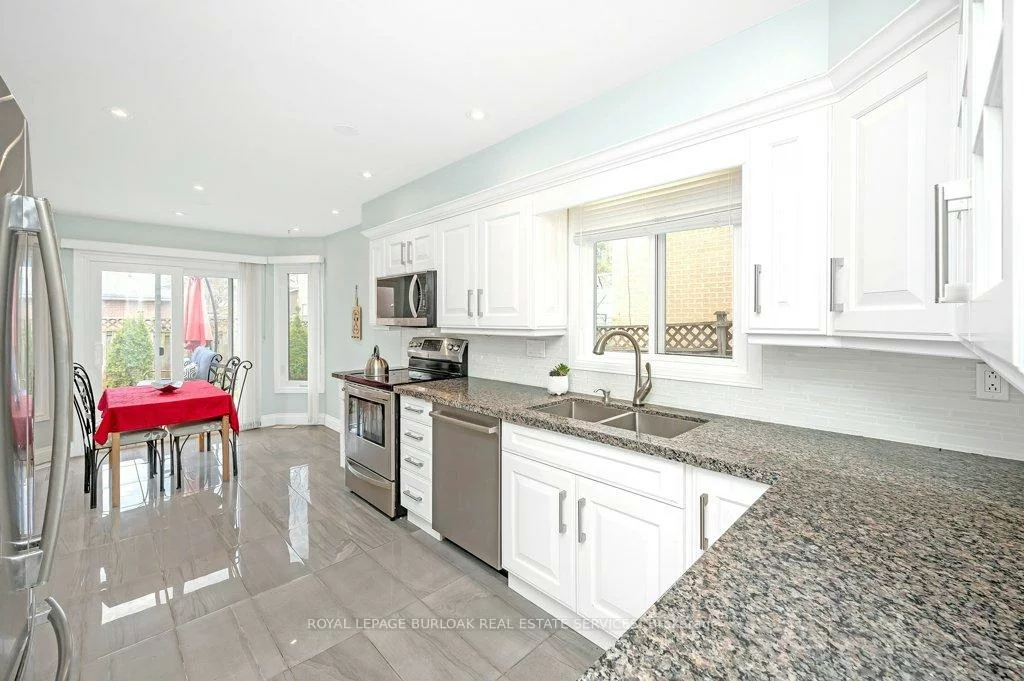274, Honeyvale, 1001 - BR Bronte, Oakville