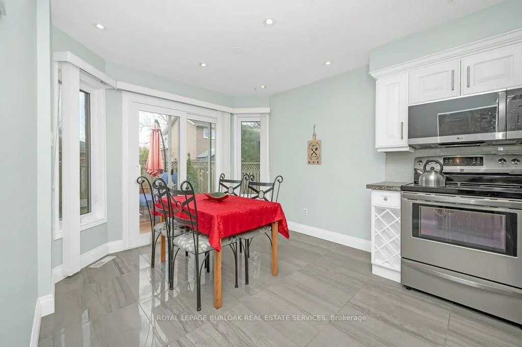 274, Honeyvale, 1001 - BR Bronte, Oakville