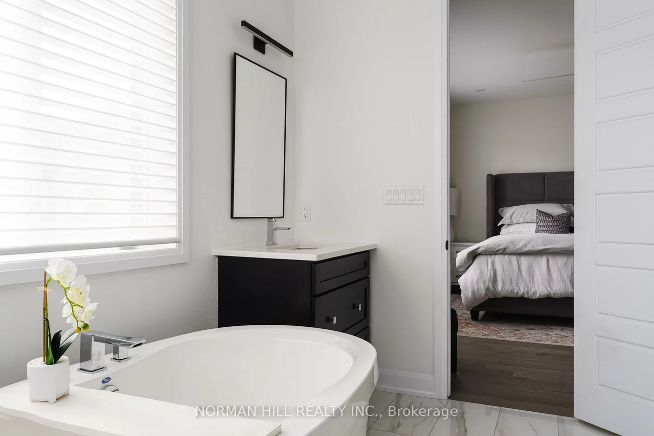 283, Bethpage, 1008 - GO Glenorchy, Oakville