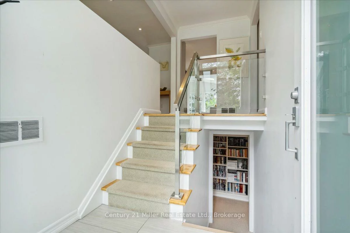 1129, Shaw, 1020 - WO West, Oakville