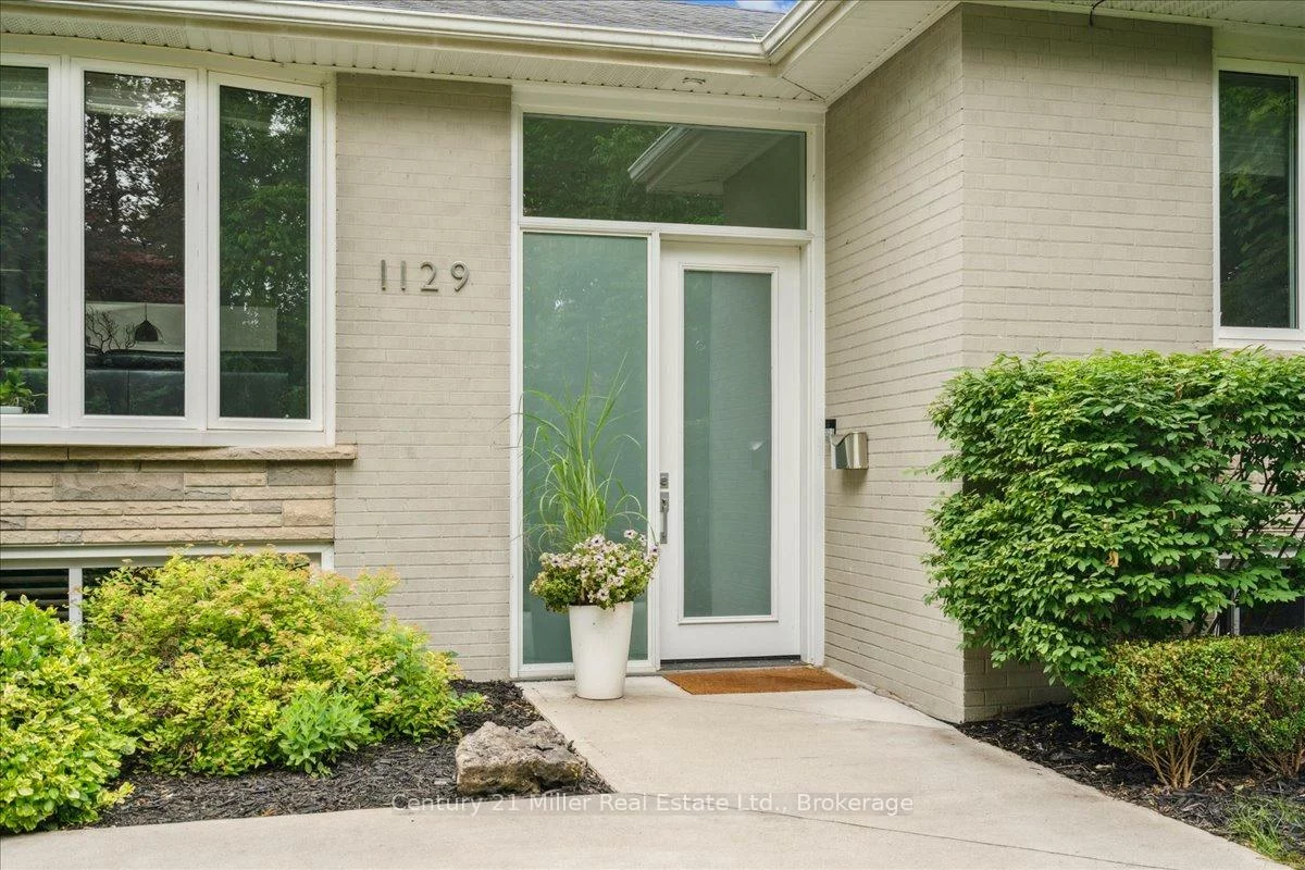 1129, Shaw, 1020 - WO West, Oakville