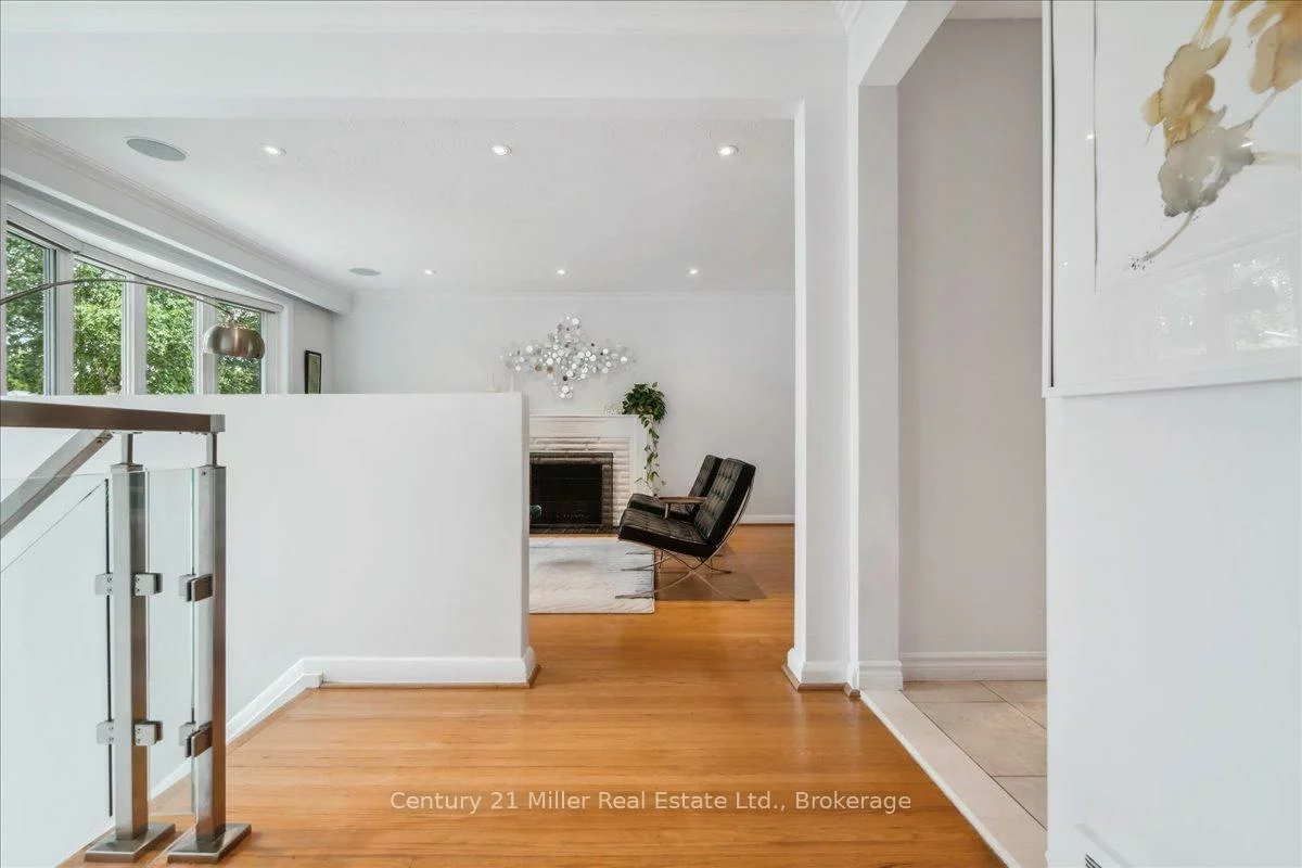 1129, Shaw, 1020 - WO West, Oakville