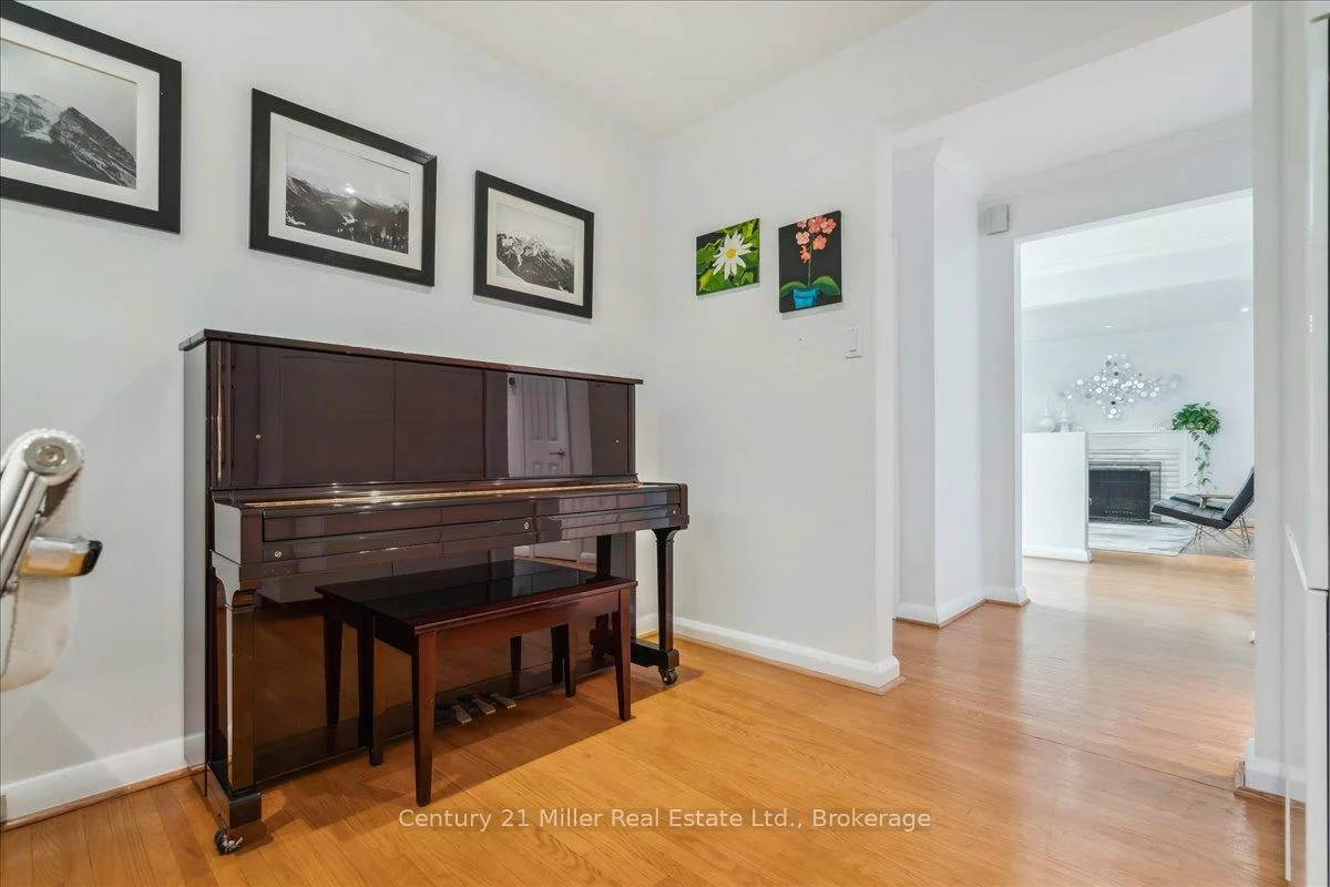 1129, Shaw, 1020 - WO West, Oakville