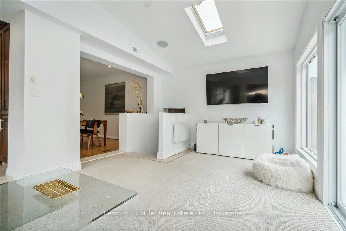 1129, Shaw, 1020 - WO West, Oakville