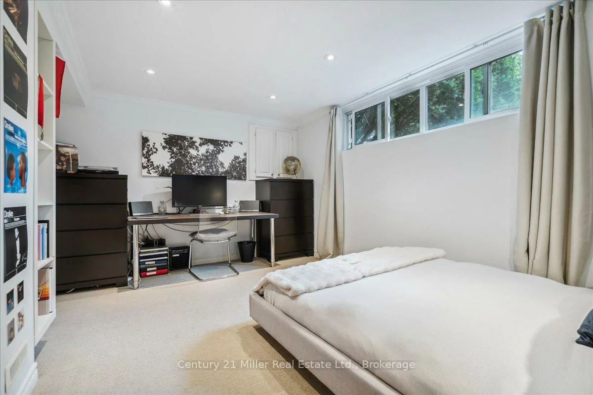 1129, Shaw, 1020 - WO West, Oakville