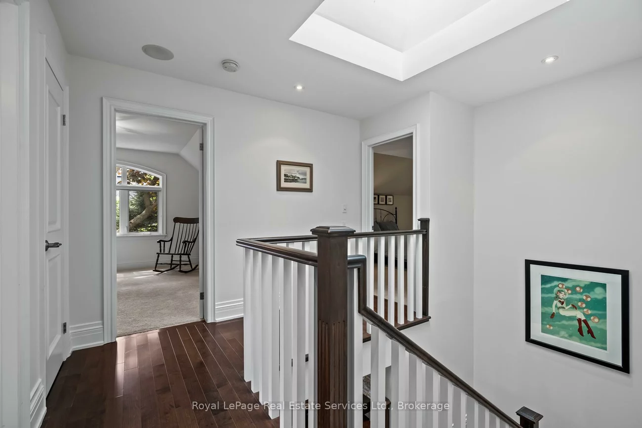 370, Christina, 1017 - SW Southwest, Oakville