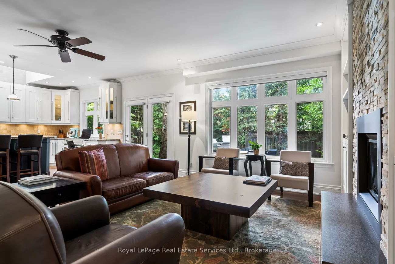 370, Christina, 1017 - SW Southwest, Oakville