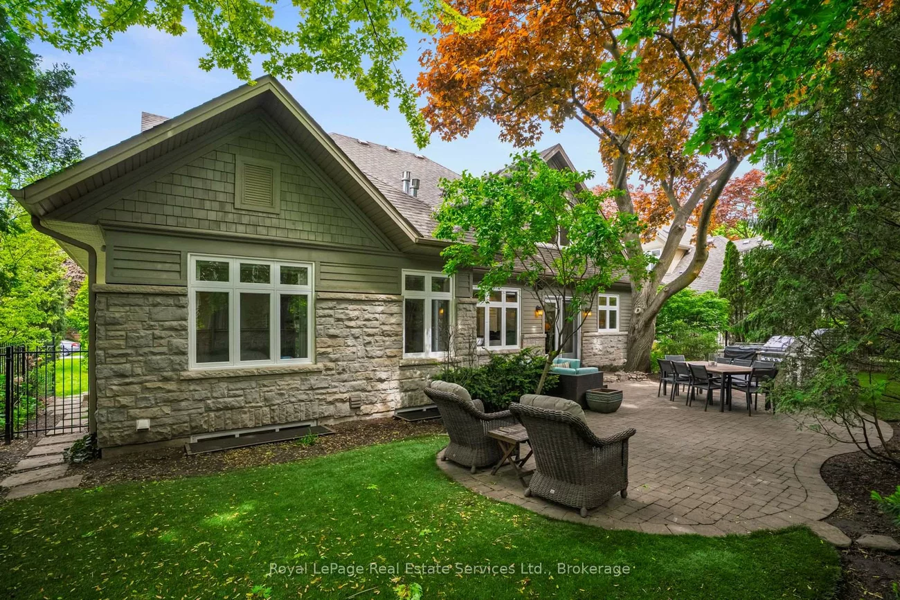 370, Christina, 1017 - SW Southwest, Oakville
