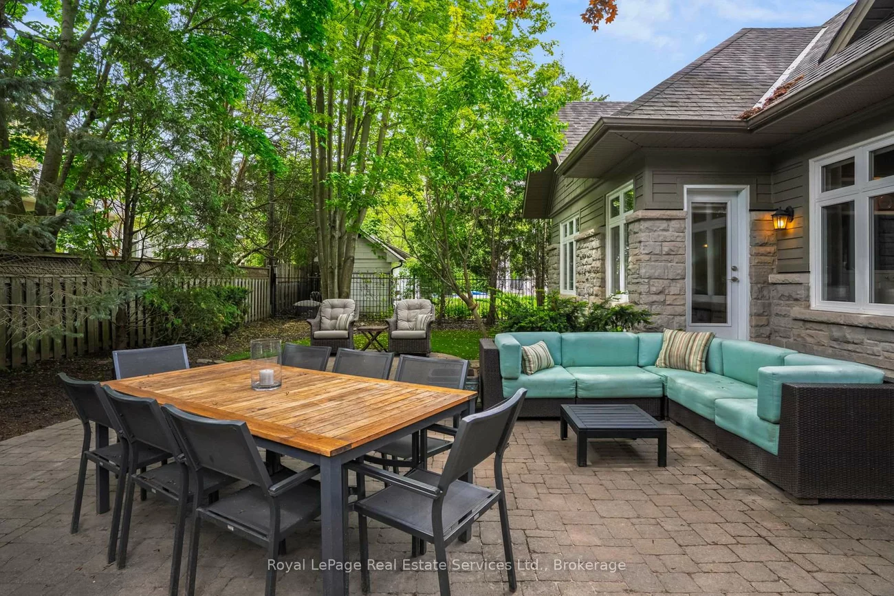 370, Christina, 1017 - SW Southwest, Oakville