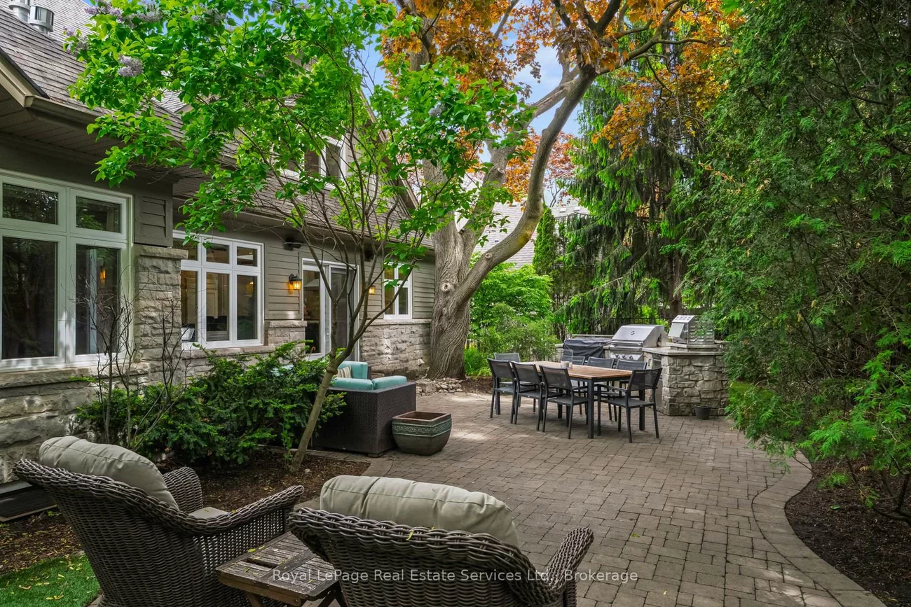 370, Christina, 1017 - SW Southwest, Oakville