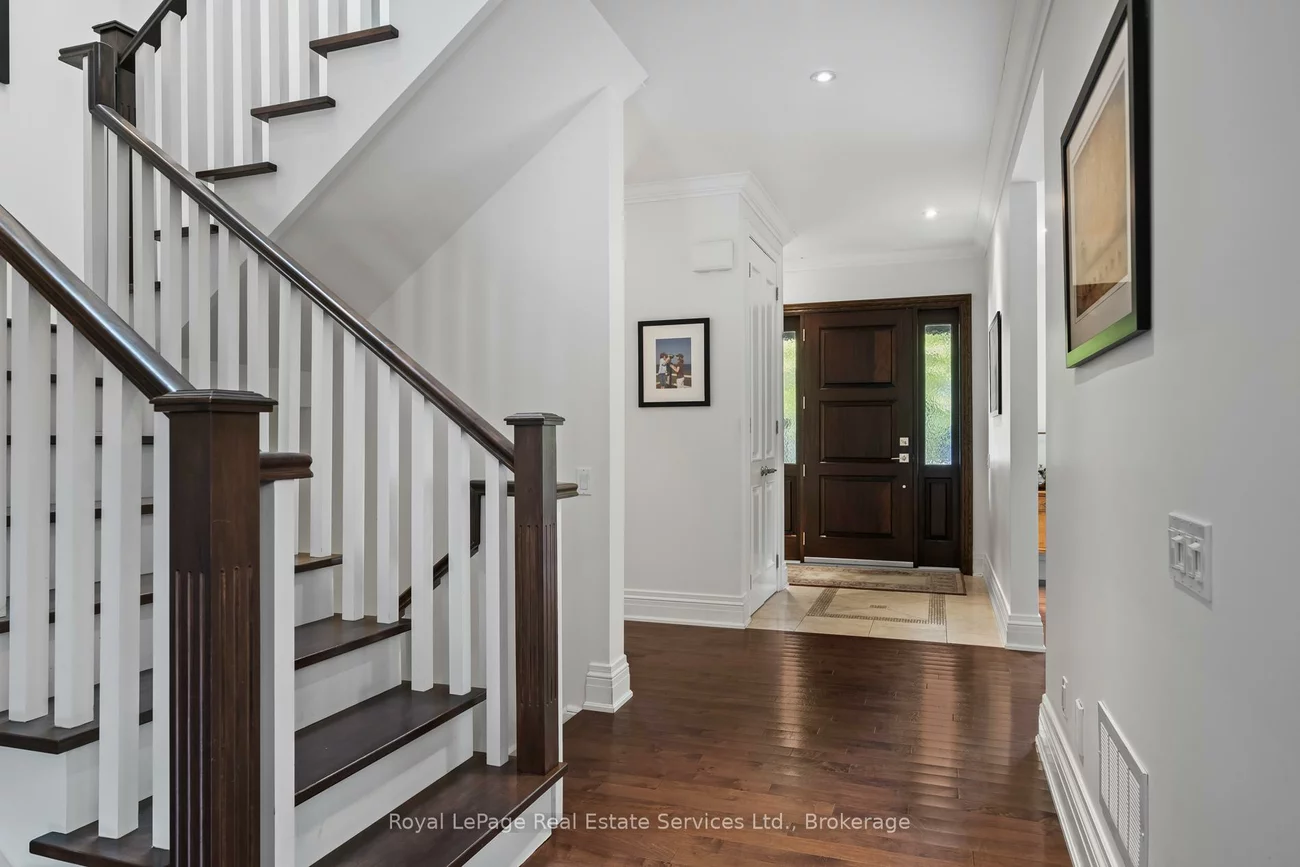 370, Christina, 1017 - SW Southwest, Oakville