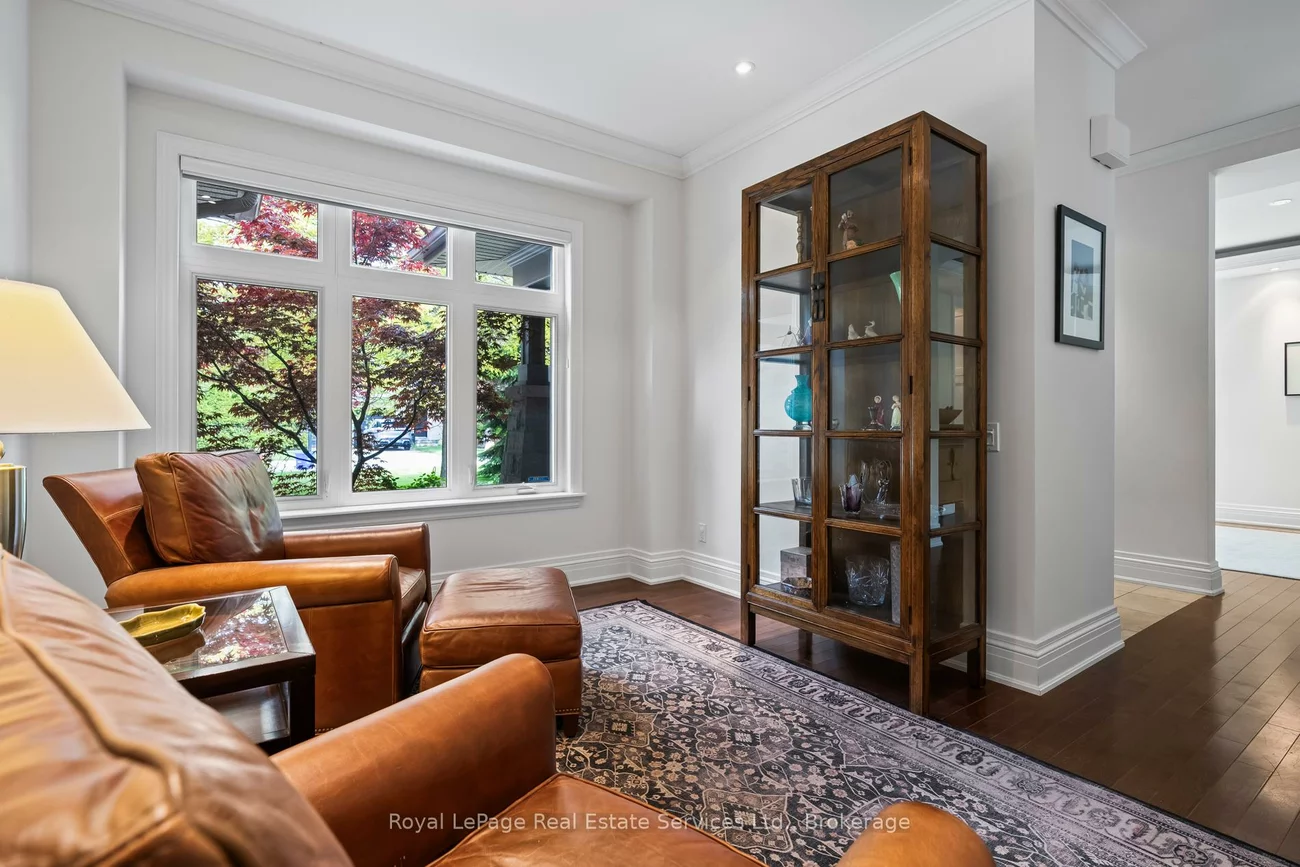 370, Christina, 1017 - SW Southwest, Oakville