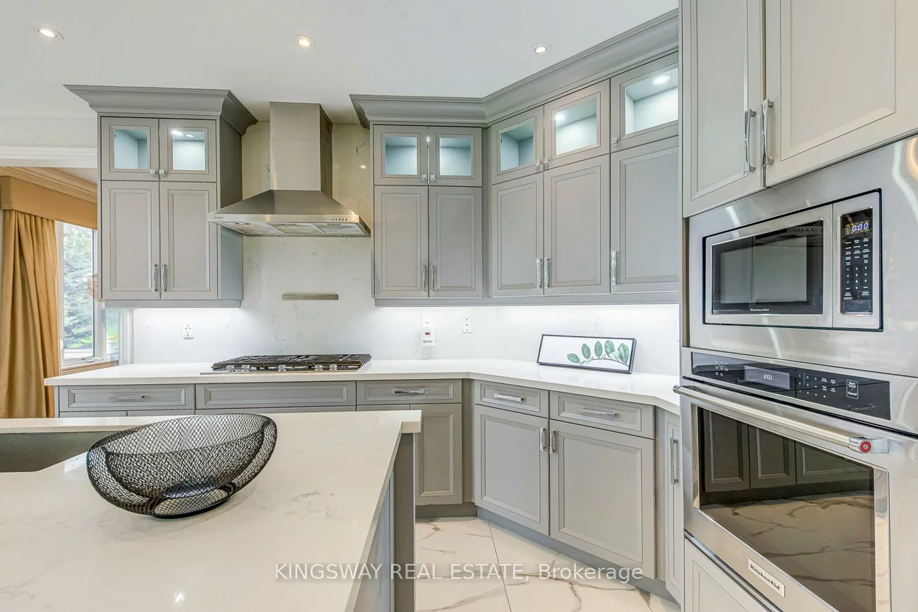 3232, Larry, 1008 - GO Glenorchy, Oakville