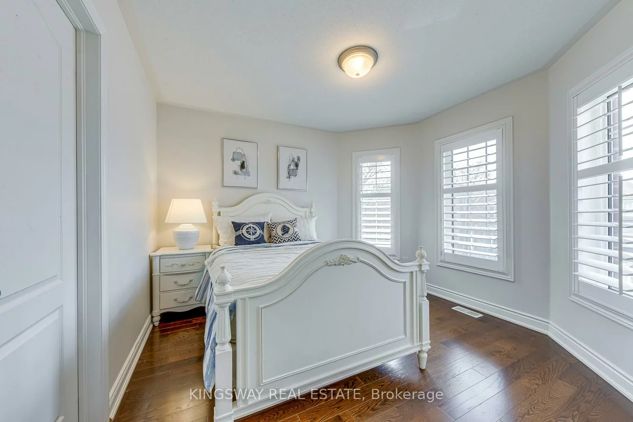 3232, Larry, 1008 - GO Glenorchy, Oakville