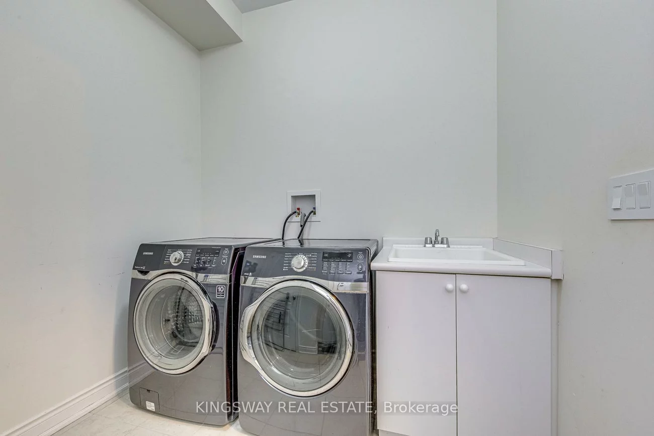3232, Larry, 1008 - GO Glenorchy, Oakville