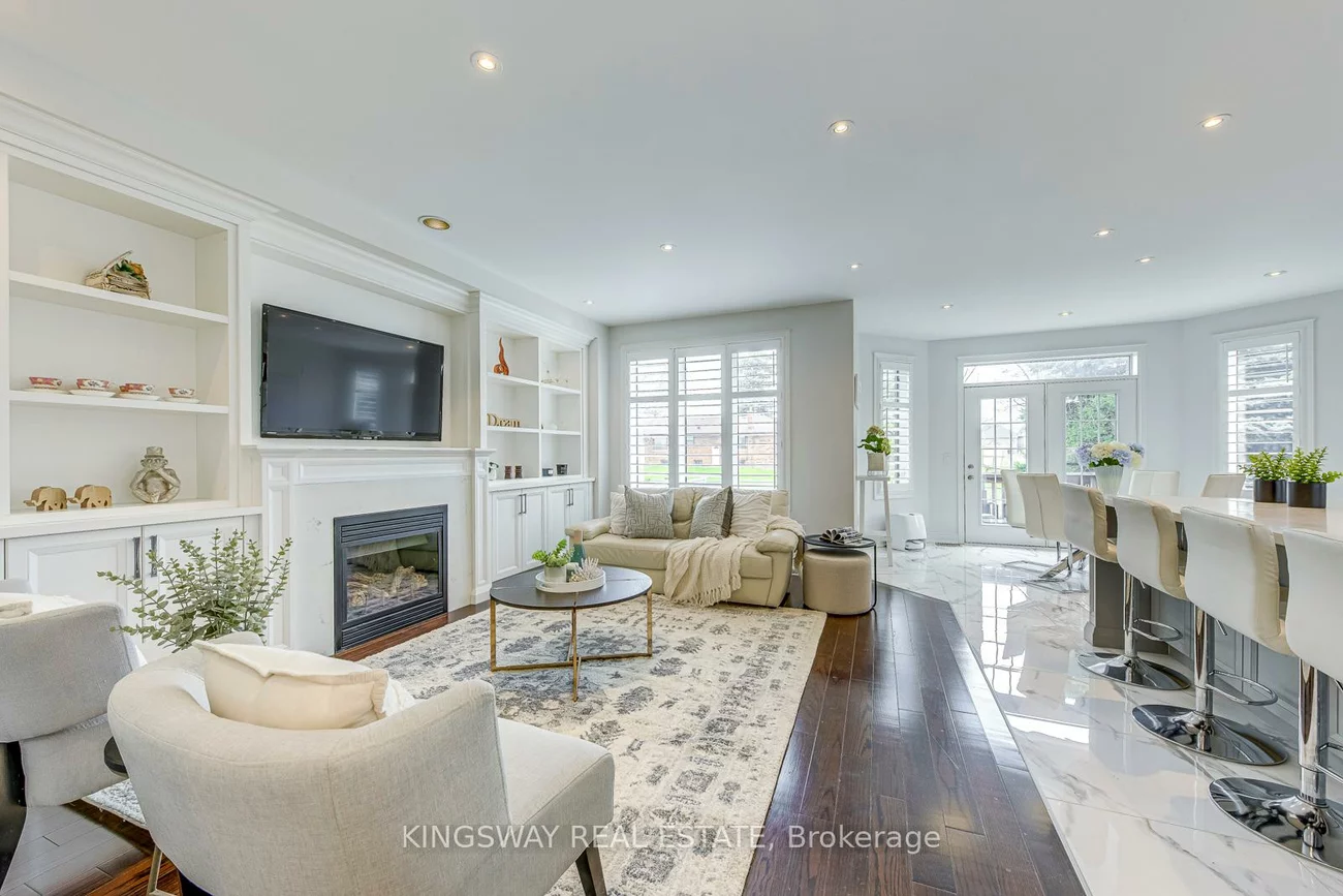3232, Larry, 1008 - GO Glenorchy, Oakville
