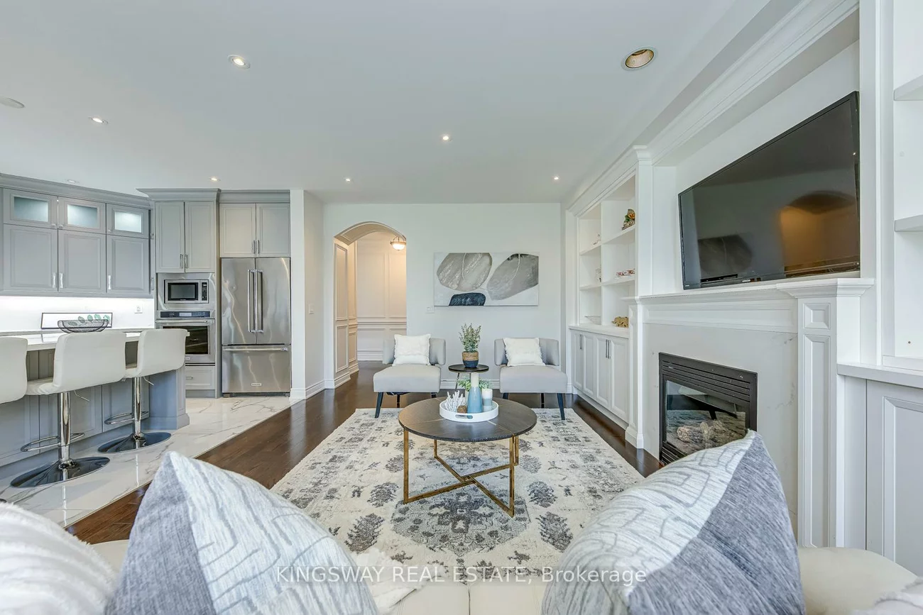 3232, Larry, 1008 - GO Glenorchy, Oakville
