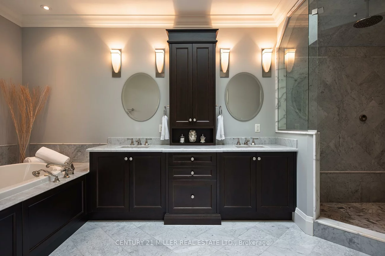 209, Donessle, 1013 - OO Old Oakville, Oakville