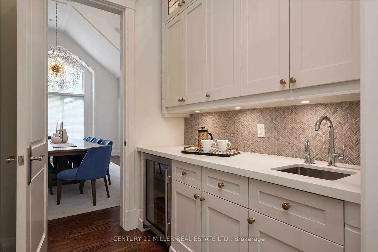 209, Donessle, 1013 - OO Old Oakville, Oakville