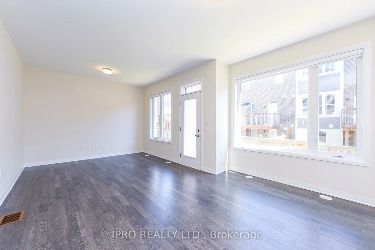 3523, Post, 1008 - GO Glenorchy, Oakville