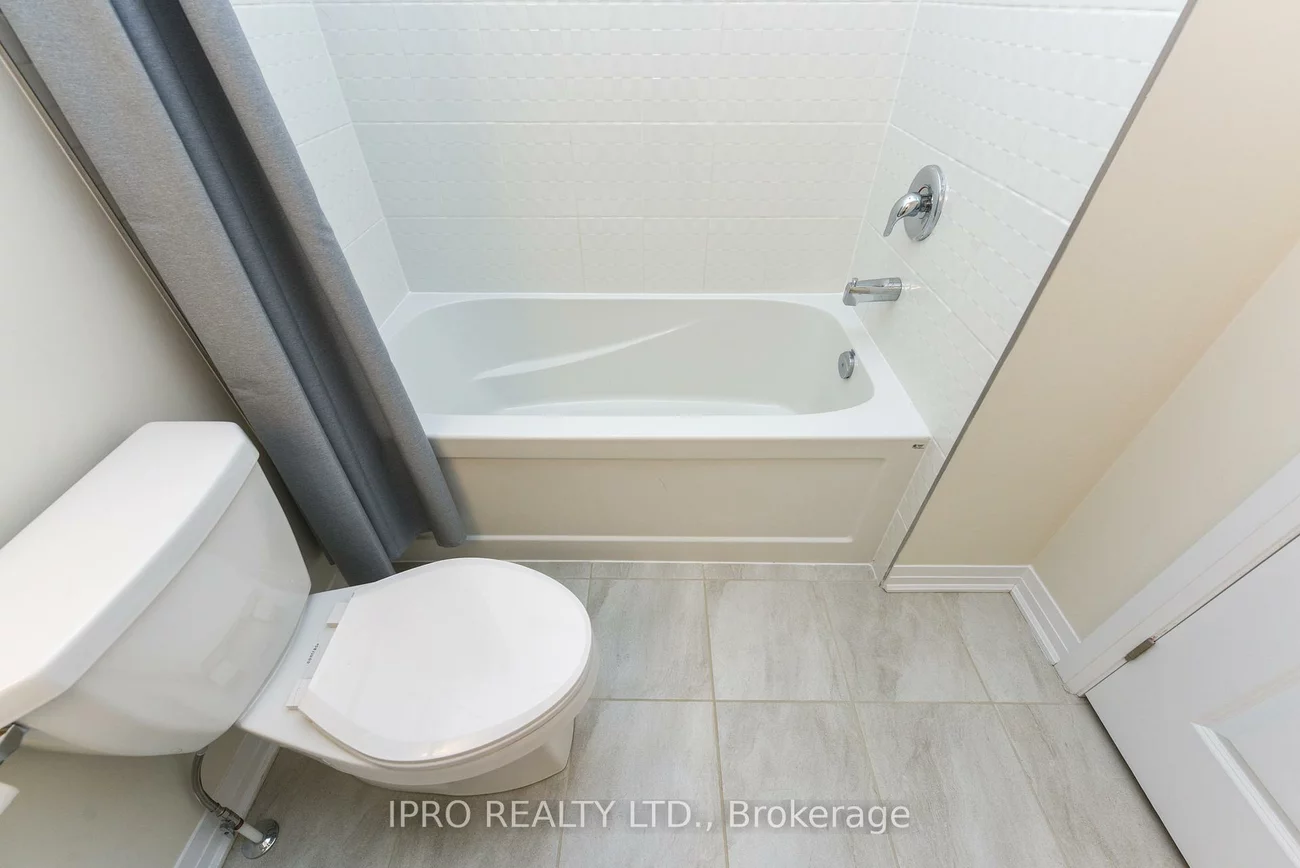 3523, Post, 1008 - GO Glenorchy, Oakville
