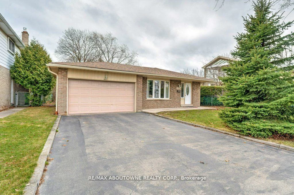 2334, Wyandotte, 1020 - WO West, Oakville