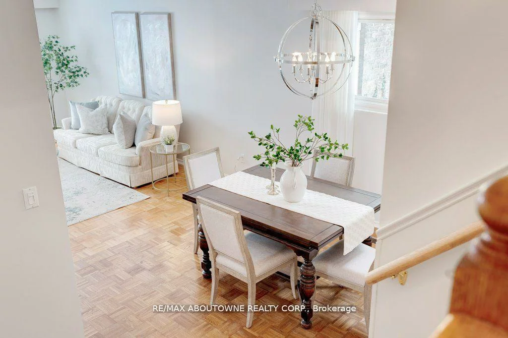 2334, Wyandotte, 1020 - WO West, Oakville