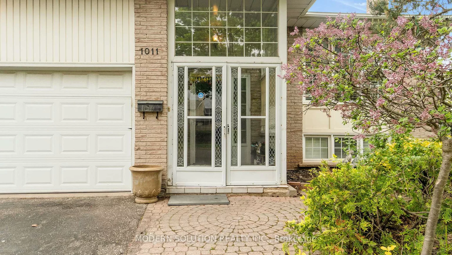 1011, Pearson, 1003 - CP College Park, Oakville