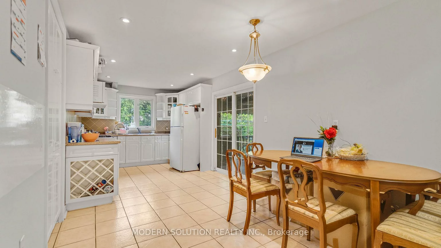 1011, Pearson, 1003 - CP College Park, Oakville
