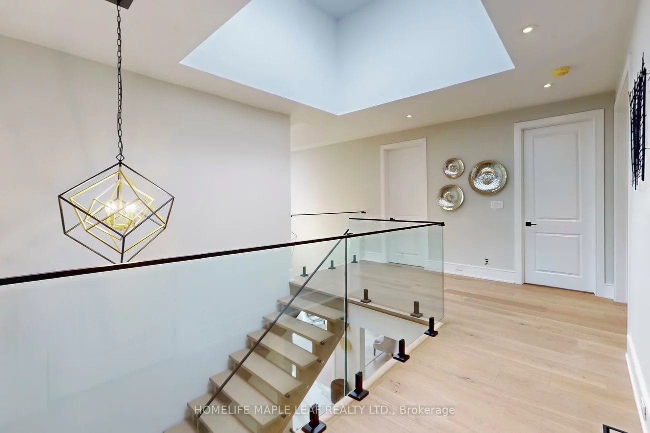 522, Third, 1020 - WO West, Oakville