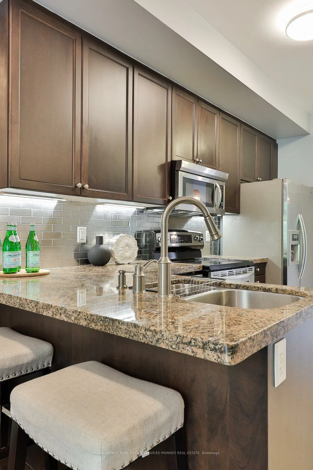 2410, Woodstock, 1019 - WM Westmount, Oakville