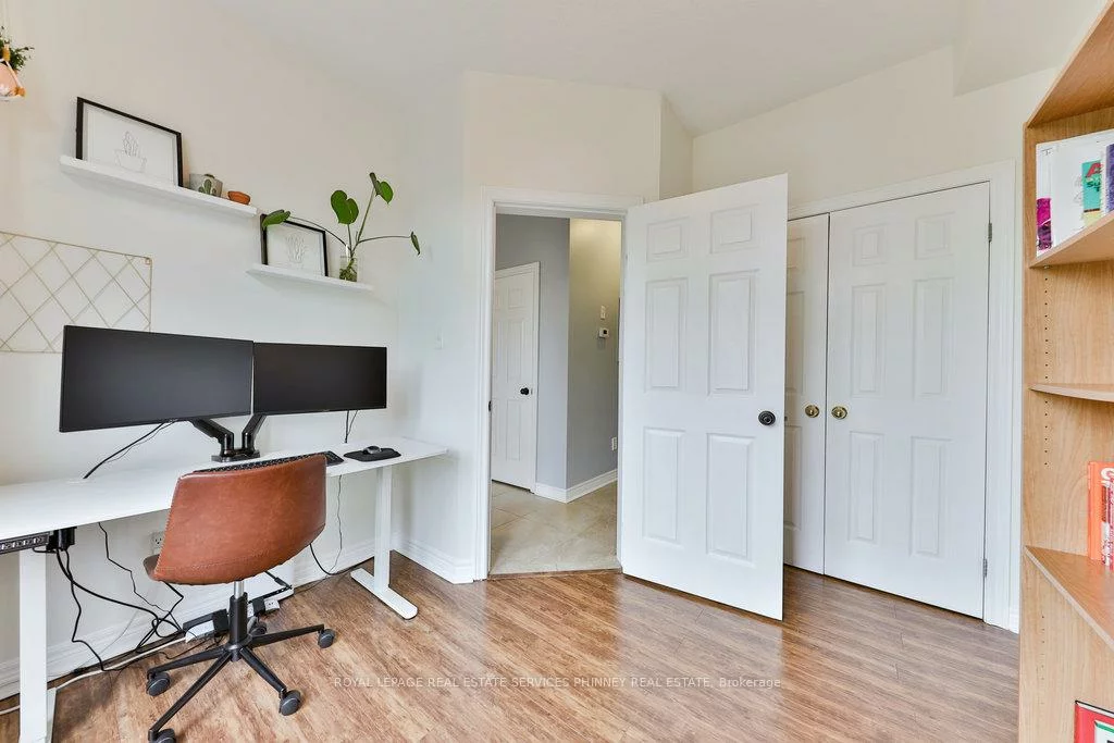 2410, Woodstock, 1019 - WM Westmount, Oakville