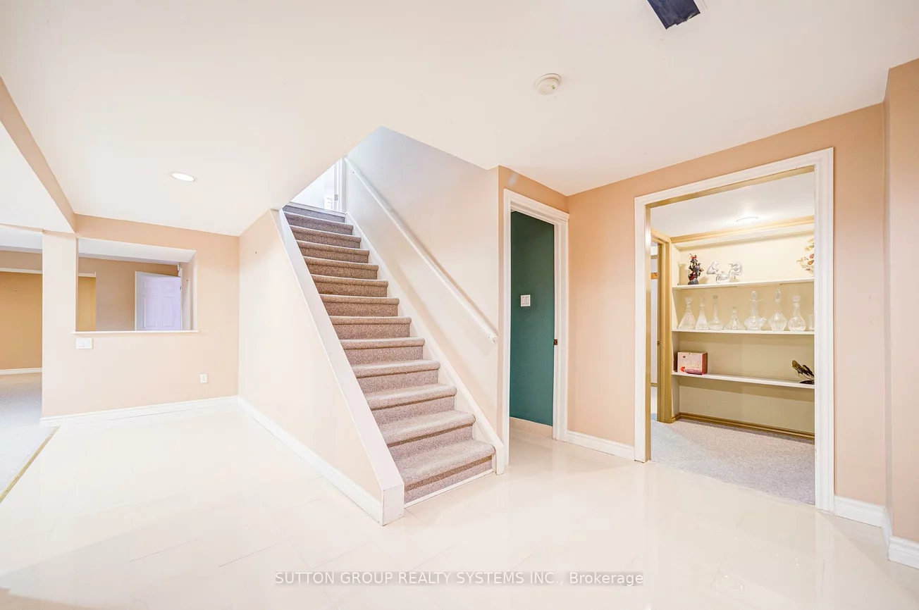 2979, Sycamore, 1004 - CV Clearview, Oakville