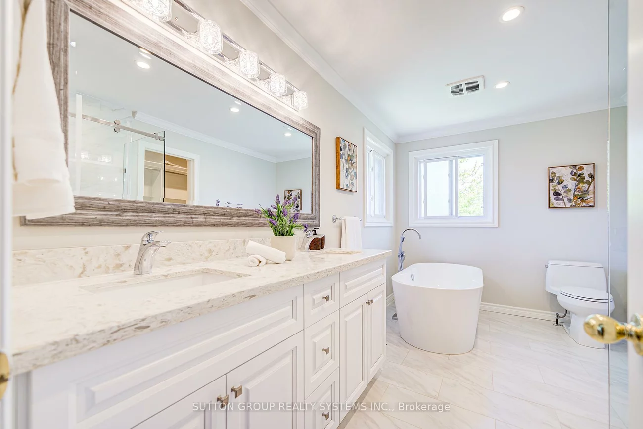2979, Sycamore, 1004 - CV Clearview, Oakville