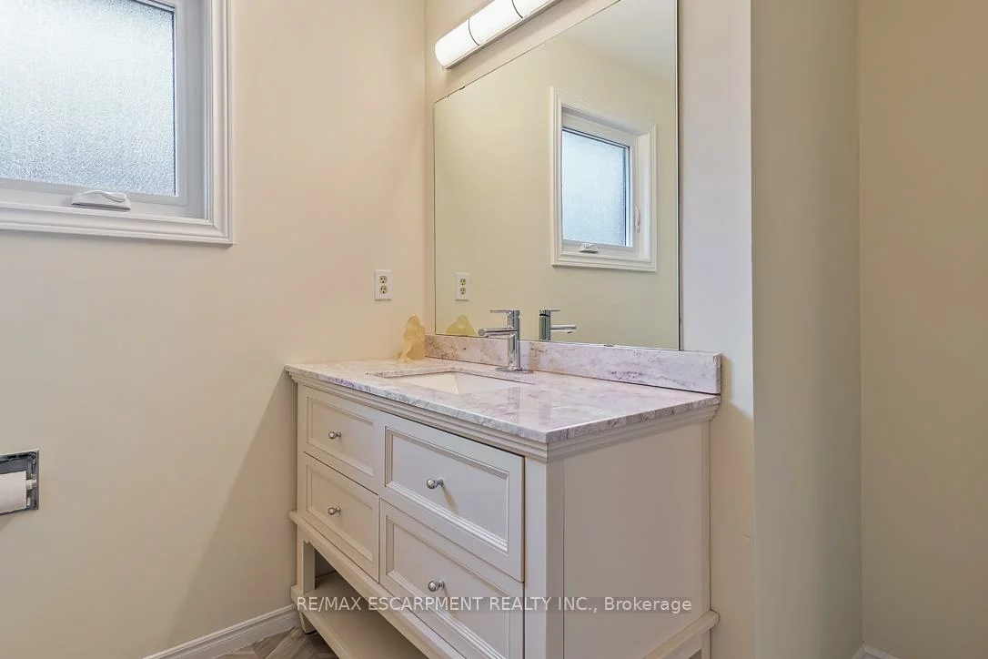 2712, Ashridge, 1004 - CV Clearview, Oakville
