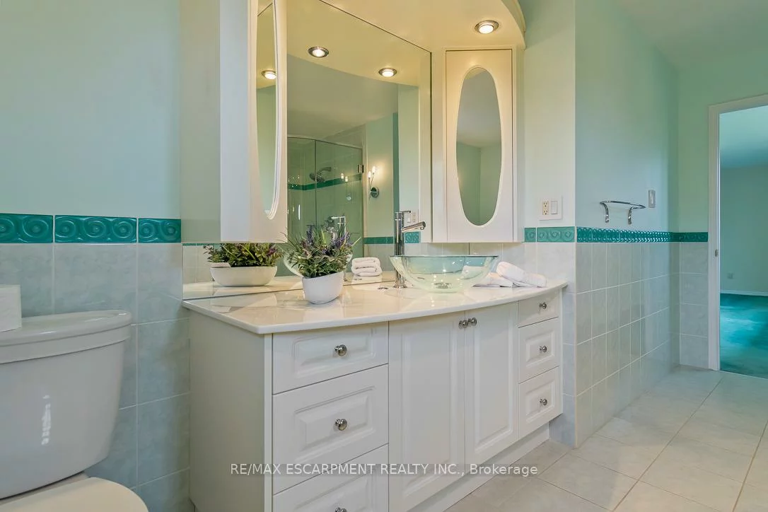 2712, Ashridge, 1004 - CV Clearview, Oakville