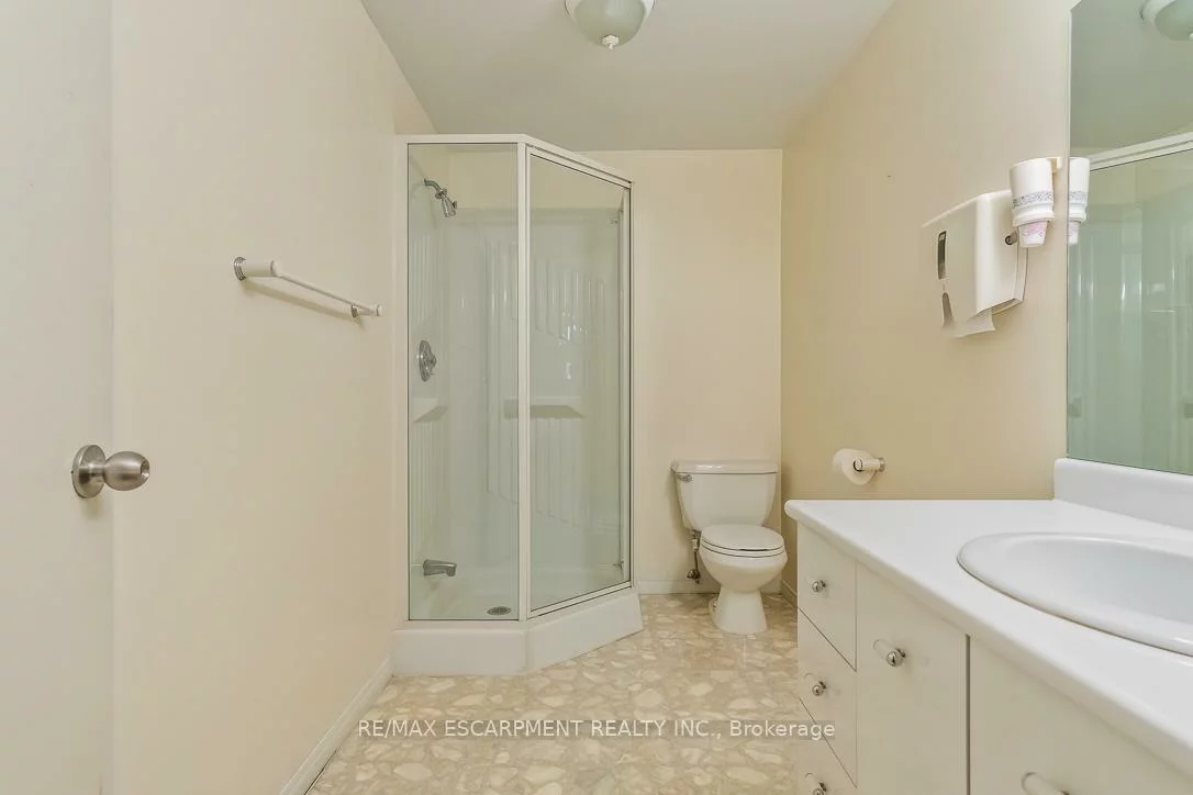2712, Ashridge, 1004 - CV Clearview, Oakville