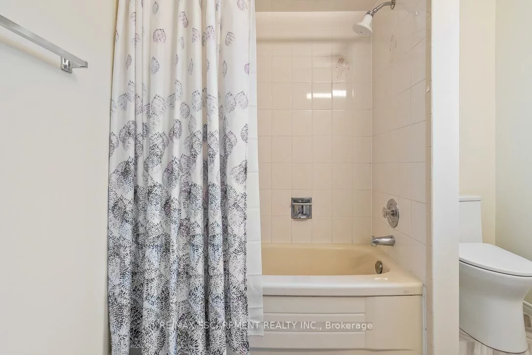 2712, Ashridge, 1004 - CV Clearview, Oakville